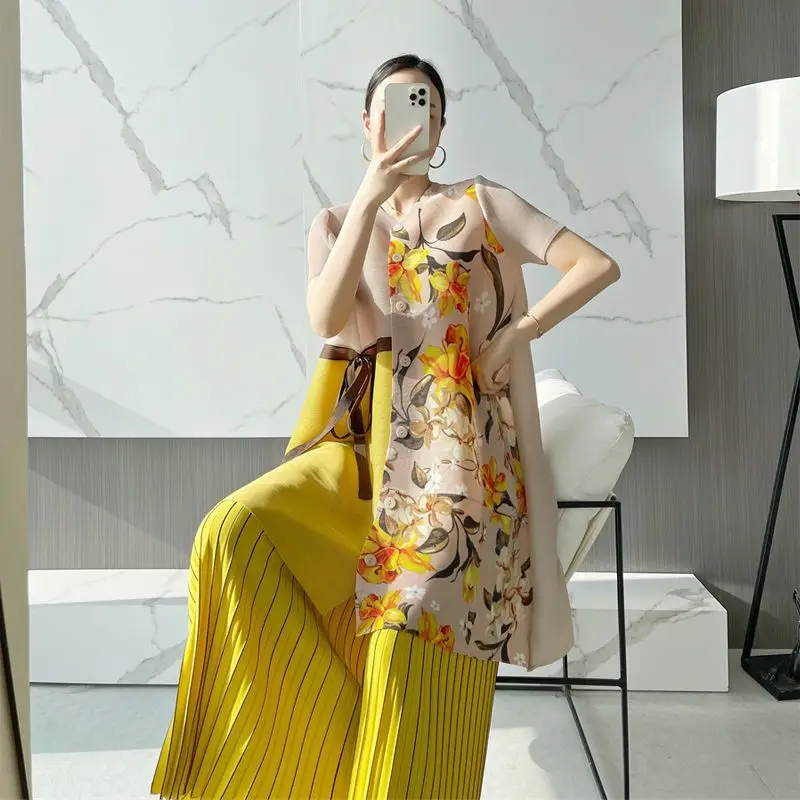 Dress Female 2023 Summer Ethnic Style Printed Pleated Dress Single breasted Cardigan Mid length Dress Short Sleeve Dress Female
Dress Female 2023 Summer Ethnic Style Printed Pleated Dress Single breasted Cardigan Mid length Dress Short Sleeve Dress Female