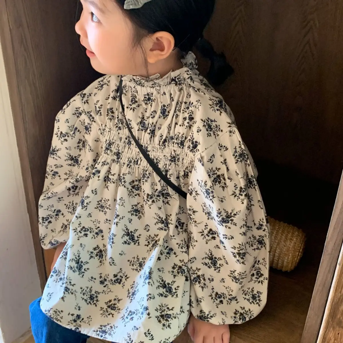Korean Kids Girls Blouse Full Puff Sleeve Floral Shirts Fashion Spring Autumn Children Clothes Casual Shirts
Korean Kids Girls Blouse Full Puff Sleeve Floral Shirts Fashion Spring Autumn Children Clothes Casual Shirts
