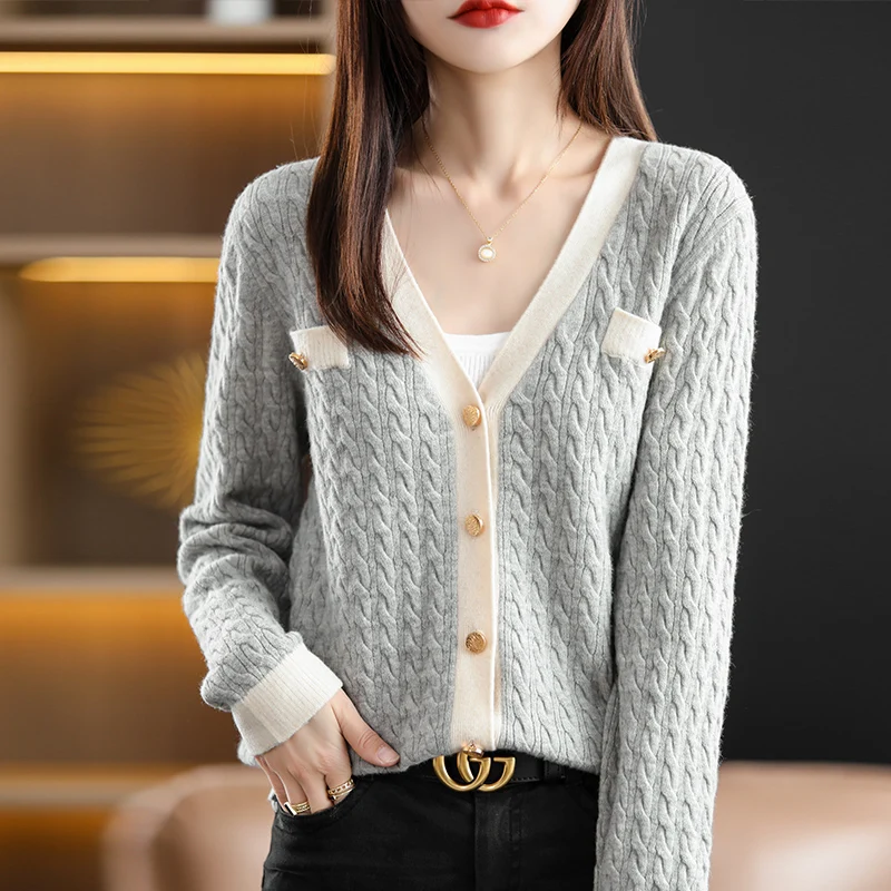 New Autumn And Winter Small Fragrance Color Matching Knitted Cardigan Fashion Coat V-Neck Twist Loose Wool Bottoming Shirt
New Autumn And Winter Small Fragrance Color Matching Knitted Cardigan Fashion Coat V-Neck Twist Loose Wool Bottoming Shirt