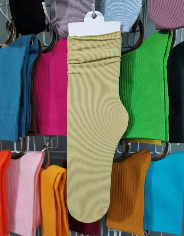 Tablet pure color white socks girl spring and autumn pure cotton breathable stockings
Tablet pure color white socks girl spring and autumn pure cotton breathable stockings