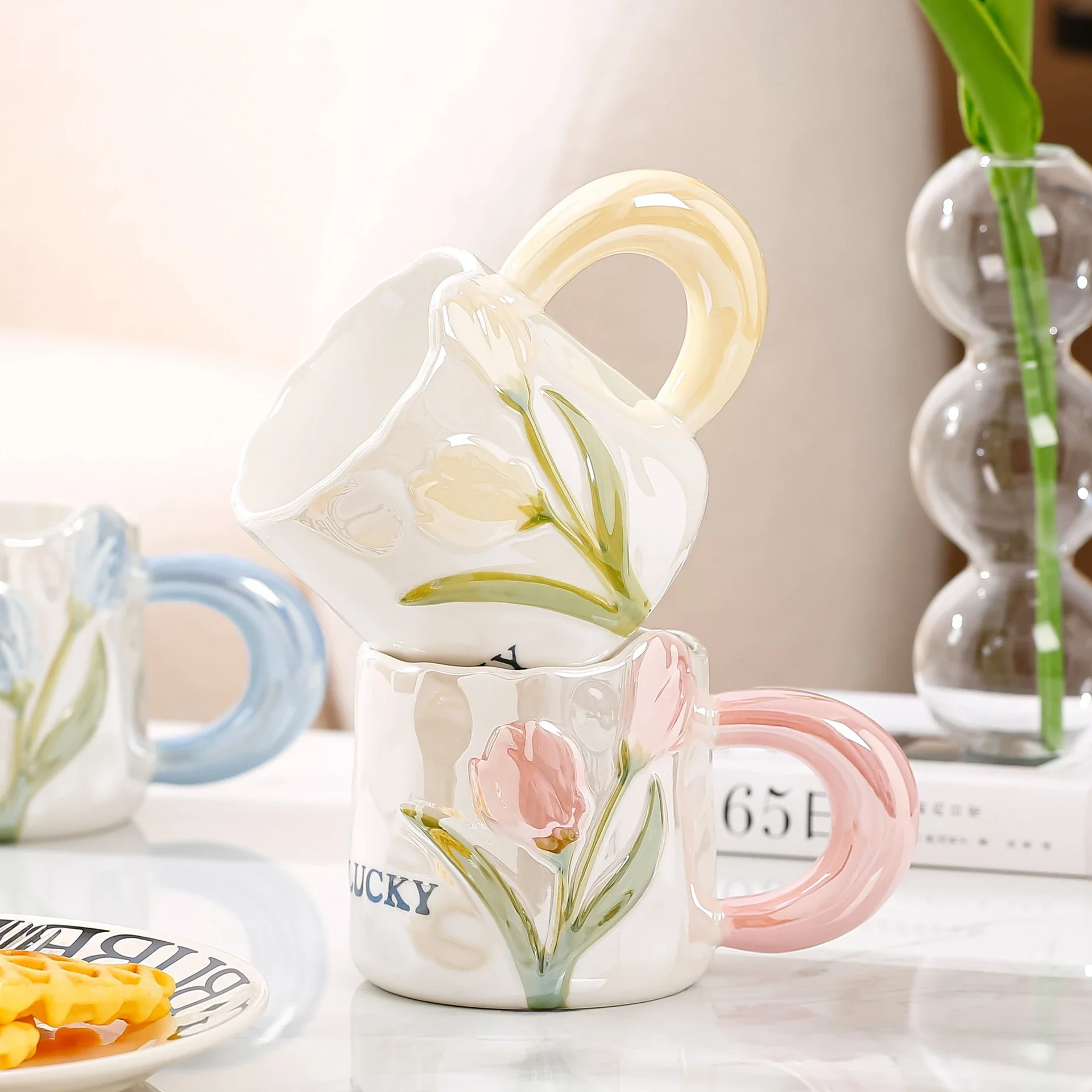 380ml Creative Hand-painted Tulip Ceramic Cup Beautiful Home Office Coffee Cup Breakfast Milk Drinking Souvenir Cup
380ml Creative Hand-painted Tulip Ceramic Cup Beautiful Home Office Coffee Cup Breakfast Milk Drinking Souvenir Cup