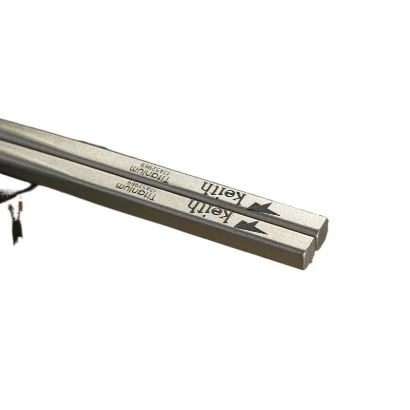 Titanium Chopsticks Outdoor Portable Chopsticks Non-Slip Healthy Lightweight Pure Titanium Tableware Ti5622
Titanium Chopsticks Outdoor Portable Chopsticks Non-Slip Healthy Lightweight Pure Titanium Tableware Ti5622