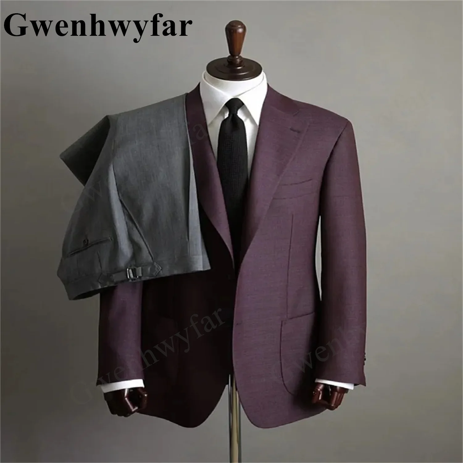 Новинка, мужские костюмы Gwenhwyfar из двух предметов, темно-бордовый, фиолетовый Блейзер, серые брюки на одной пуговице, Свадебный костюм для жениха, Выполненный вручную
Новинка, мужские костюмы Gwenhwyfar из двух предметов, темно-бордовый, фиолетовый Блейзер, серые брюки на одной пуговице, Свадебный костюм для жениха, Выполненный вручную