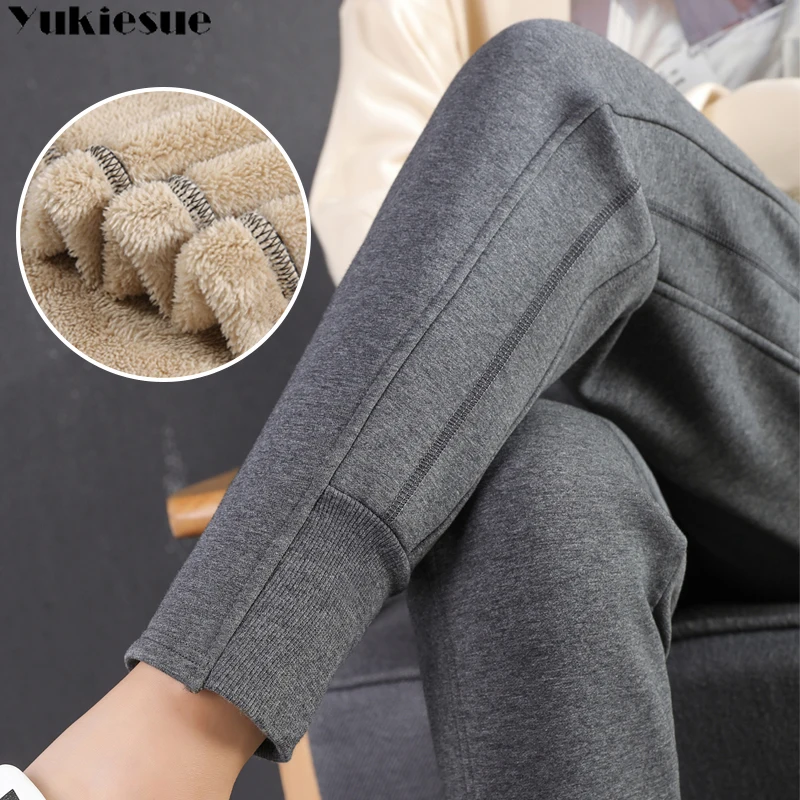 Новинка осенне-зимняя спортивная одежда с высокой талией женские уличные БРЮКИ ФЛИСОВЫЕ теплые хлопковые брюки свободные повседневные брюки 
Новинка осенне-зимняя спортивная одежда с высокой талией женские уличные БРЮКИ ФЛИСОВЫЕ теплые хлопковые брюки свободные повседневные брюки