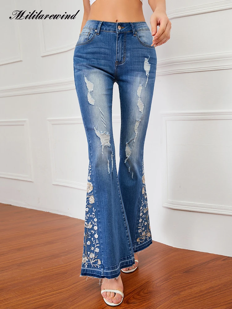 

Новинка 2024, весенние джинсы с вышивкой, женские повседневные рваные джинсовые брюки со средней талией и дырками, Женские Модные расклешенные брюки, женская модель