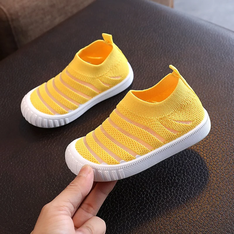 Boys' and girls' simple pure color mesh shoes single shoes 2022 spring style flying fabric shoes breathable casual sneakers
Boys' and girls' simple pure color mesh shoes single shoes 2022 spring style flying fabric shoes breathable casual sneakers
