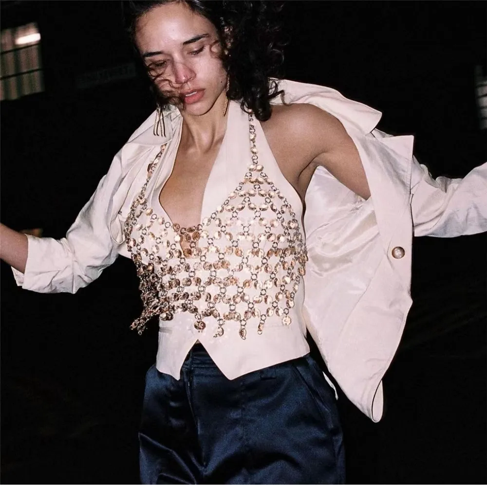 Crystal Sequin Hollow Metal Chain Crop Top 2022 Fashion Full Gems Women Summer Sparkly Halter Luxury Night Club Party Camis Top
Crystal Sequin Hollow Metal Chain Crop Top 2022 Fashion Full Gems Women Summer Sparkly Halter Luxury Night Club Party Camis Top