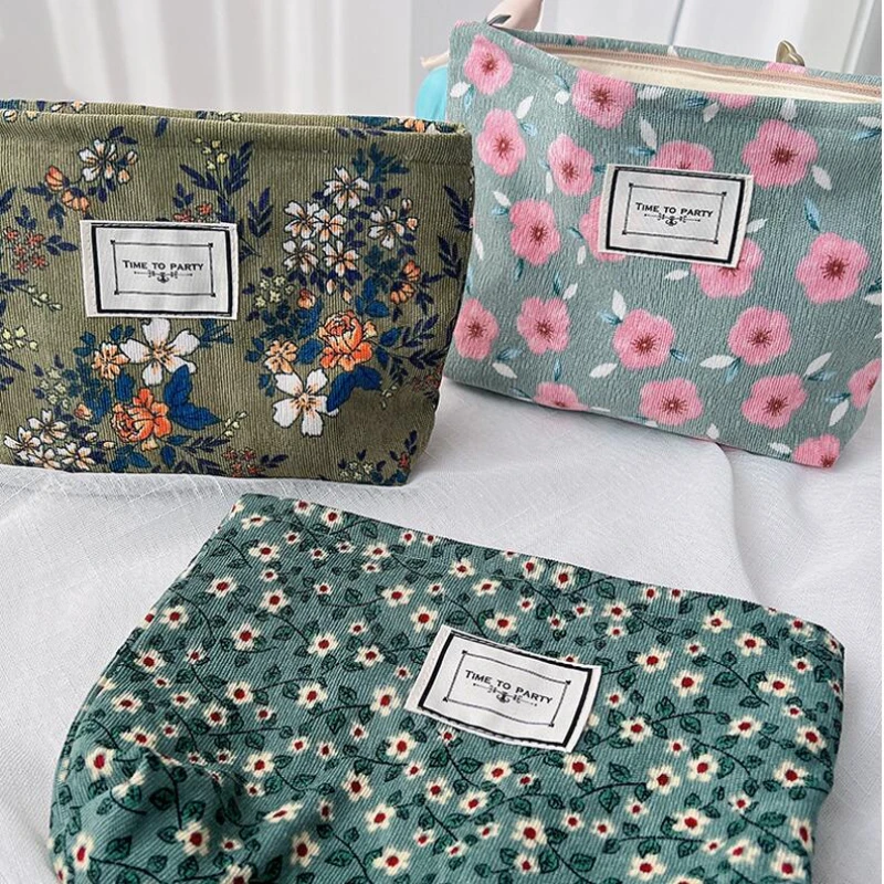 Corduroy Makeup Bag Organizer Clutch Retro Flower Print Cosmetic Bag Wash Women Travel Make Up Pouch Beauty Toilet Storage Cases
Corduroy Makeup Bag Organizer Clutch Retro Flower Print Cosmetic Bag Wash Women Travel Make Up Pouch Beauty Toilet Storage Cases