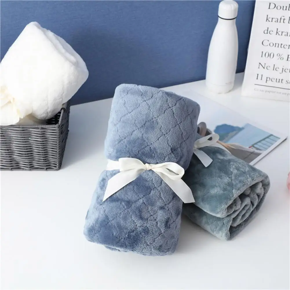 

Easy to Clean Blanket Thick Cozy Winter Blanket Soft Machine Washable Throw for Home Office Travel Polyester Fiber Blanket