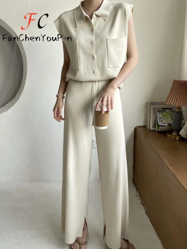 2024 Summer New Women’s Set Temperament Polo Neck Pocket Knitted Cardigan Vest Casual Loose Slits Wide-leg Pants Fashion Suit
2024 Summer New Women’s Set Temperament Polo Neck Pocket Knitted Cardigan Vest Casual Loose Slits Wide-leg Pants Fashion Suit