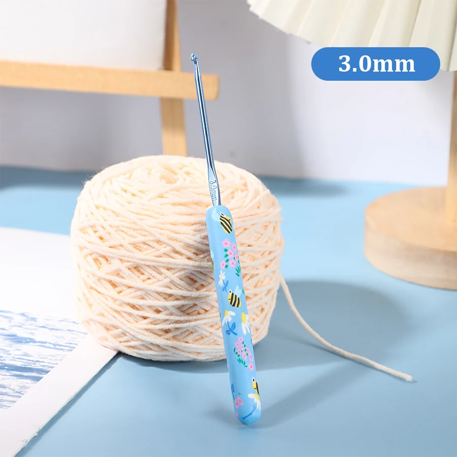 1Pcs/2.0-10.0mm Little Bee Print Crochet Hooks Crochet Needles for Beginners and Knitting Crocheting Yarn DIY Crafts Supplies 1Pcs/2.0-10.0mm Little Bee Print Crochet Hooks Crochet Needles for Beginners and Knitting Crocheting Yarn DIY Crafts Supplies