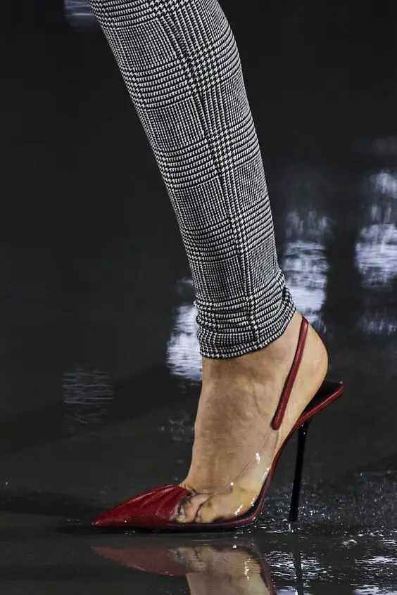 

Красные прозрачные сандалии из ПВХ с ремешком на пятке, с острым носком, на высоком каблуке-шпильке, черные туфли-лодочки, женские летние дизайнерские Классические вечерние туфли