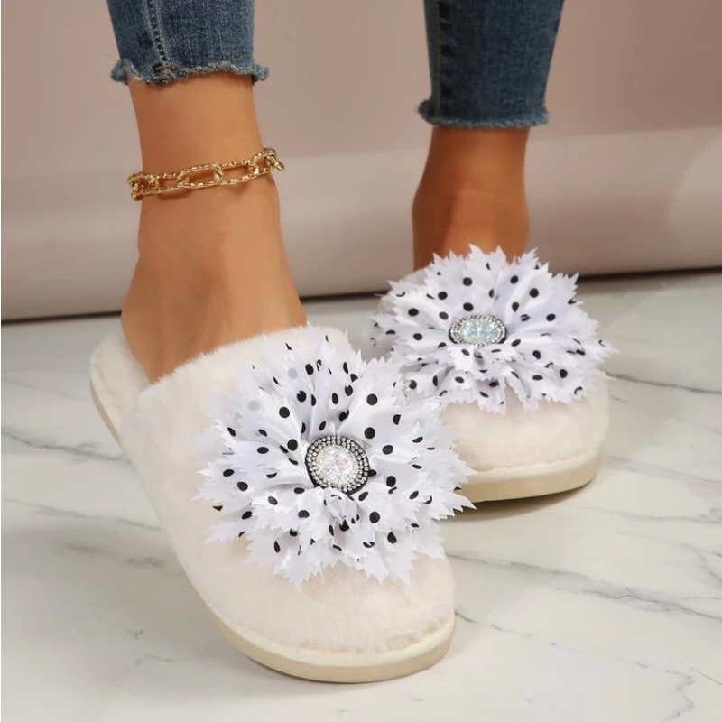 Flower Decoration New Women Thick Bottom Fur Slippers Winter Leopard Luxurious Indoor Baotou Cotton Slippers Warm Home Slippers
Flower Decoration New Women Thick Bottom Fur Slippers Winter Leopard Luxurious Indoor Baotou Cotton Slippers Warm Home Slippers