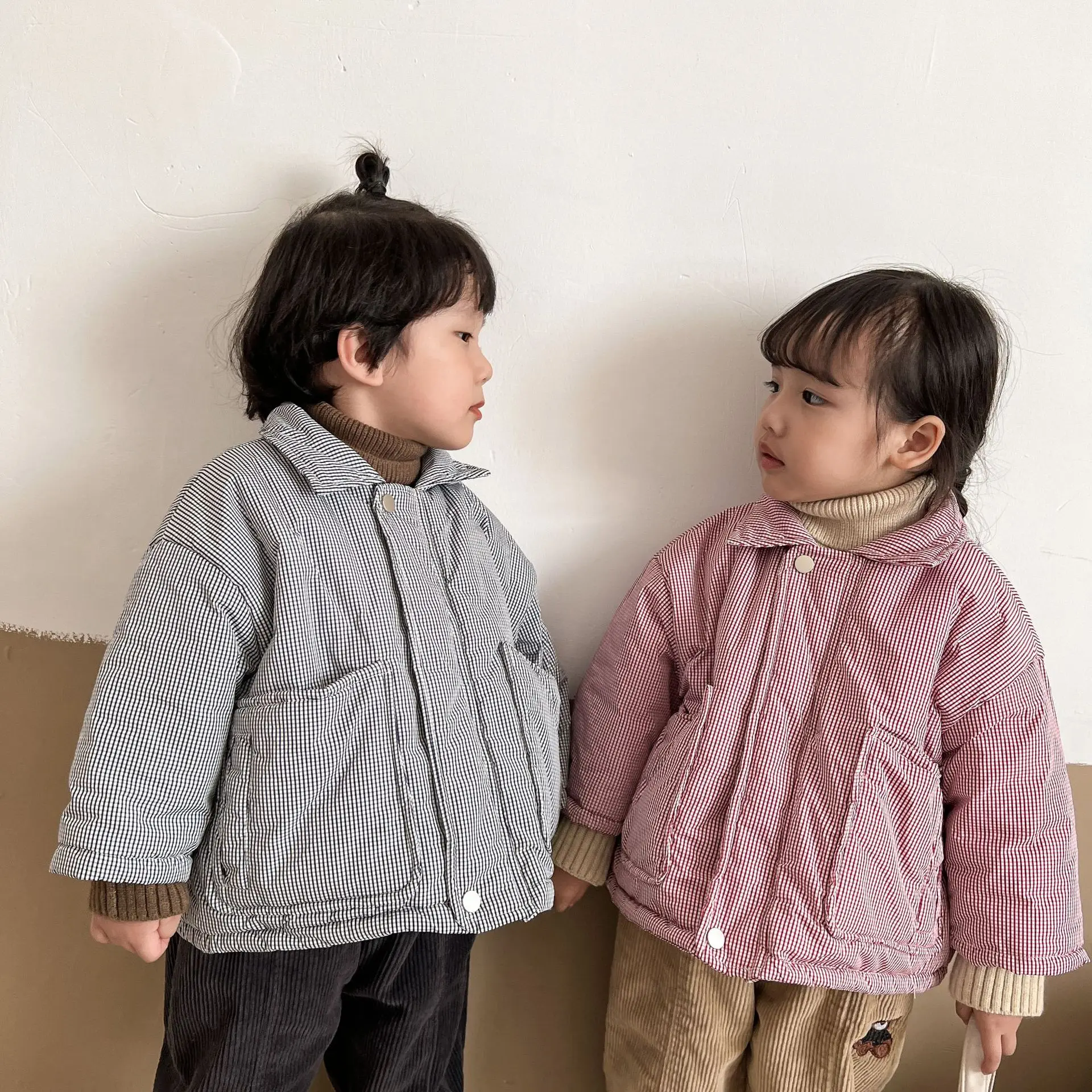 Korean version children's clothing, children's short cotton jacket, thickened men's and women's cotton jacket, small grid, autum
Korean version children's clothing, children's short cotton jacket, thickened men's and women's cotton jacket, small grid, autum