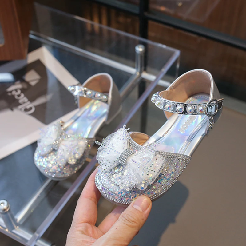 Children's Flat Sandals Sequins Pearl Luxury Girl Shoes Fashion Spring Summer Versatile Kid Princess Wedding Dress Single Shoes
Children's Flat Sandals Sequins Pearl Luxury Girl Shoes Fashion Spring Summer Versatile Kid Princess Wedding Dress Single Shoes