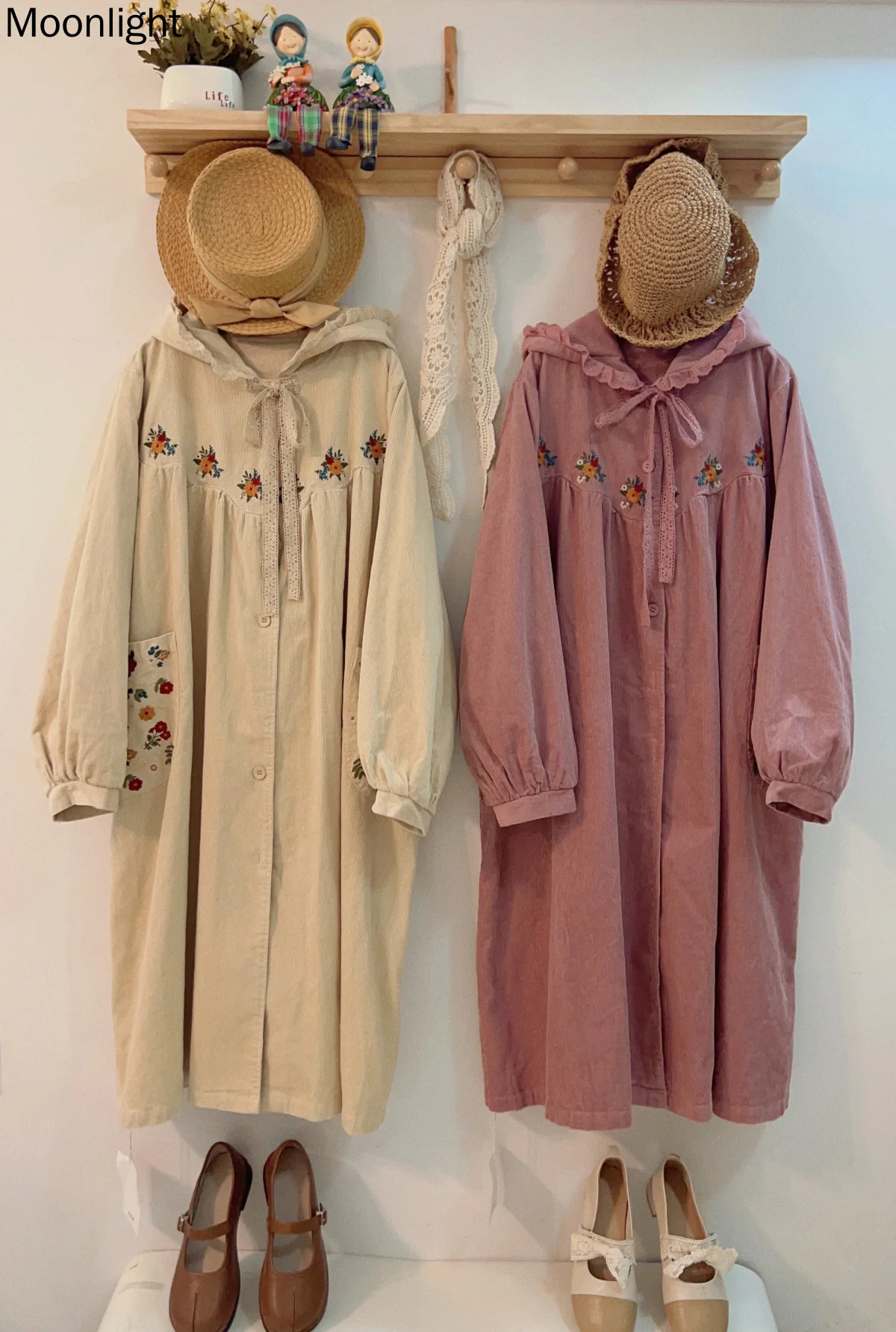 Vintage Embroidery Corduroy Jacket Hooded Trench Coat Women Autumn Japanese Mori Girl Lace-up Long Outwear Casual Windbreaker
Vintage Embroidery Corduroy Jacket Hooded Trench Coat Women Autumn Japanese Mori Girl Lace-up Long Outwear Casual Windbreaker