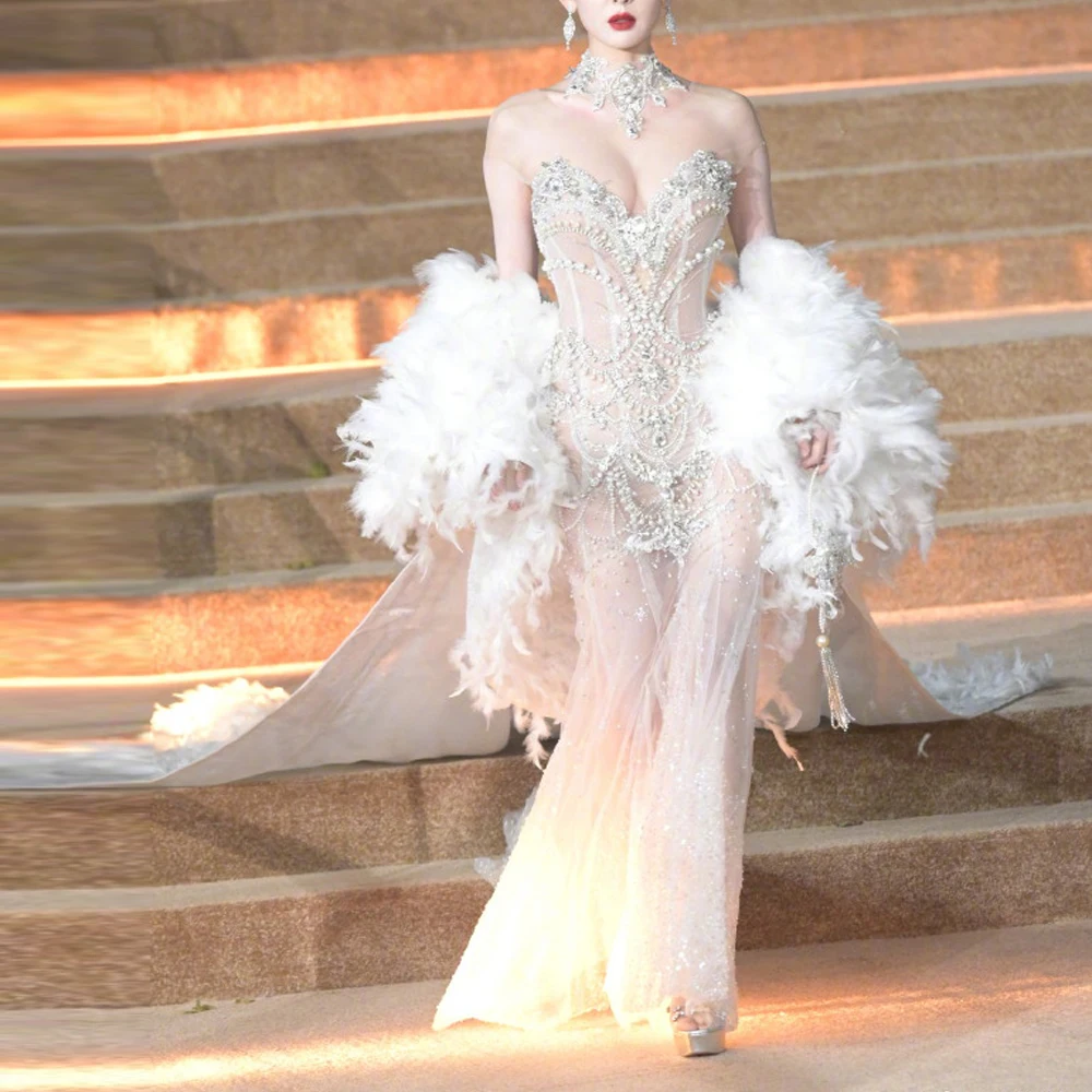 Oisslec Luxury Wedding Dresses Handmade Diamonds Feather Bridal Gown Detachable Tail Wedding Party Dress Illusion Vestido فساتين
Oisslec Luxury Wedding Dresses Handmade Diamonds Feather Bridal Gown Detachable Tail Wedding Party Dress Illusion Vestido فساتين