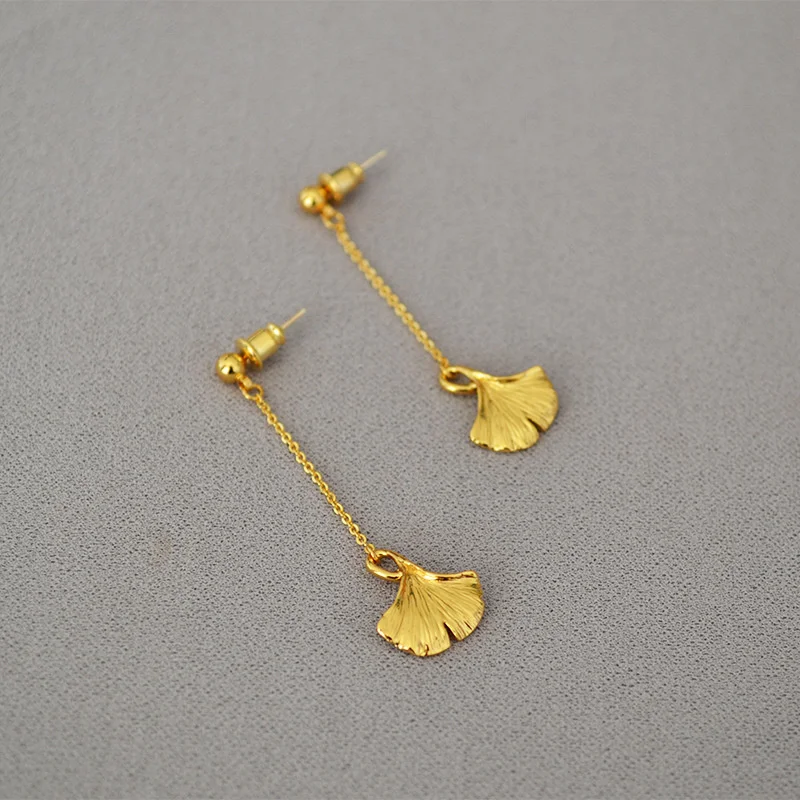 

South Korea Dongdaemun Gold Plated Gingko Leaves 925 Silver Needle Earrings Simple Fashion Commuter Girl