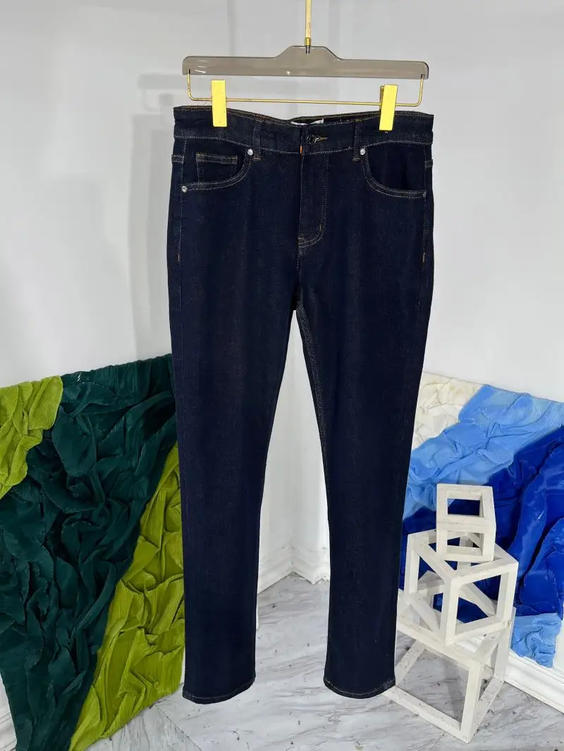 Brand New Designer Fashion Men's High Quality Denim Pants Embroidery Straight Jeans C651
Brand New Designer Fashion Men's High Quality Denim Pants Embroidery Straight Jeans C651