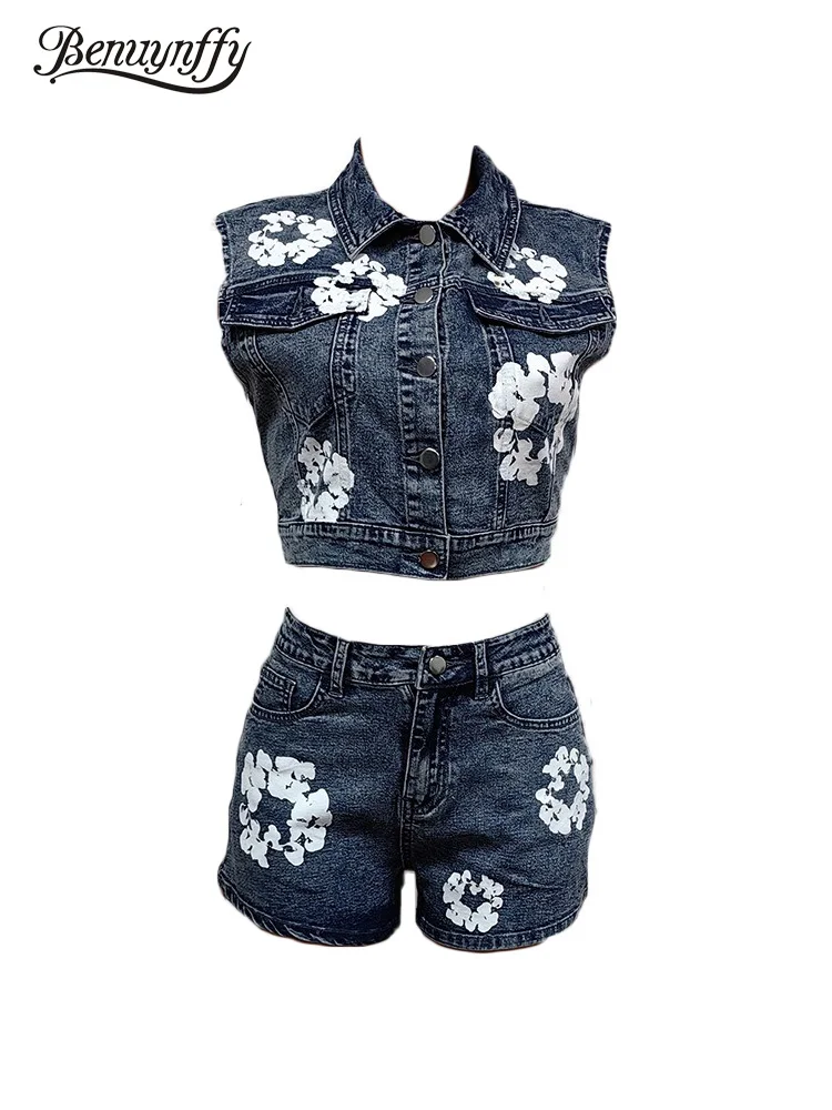 Benuynffy Summer New Printed Denim Set For Women 2024 Single Breasted Sleeveless Crop Vest+Denim Shorts Female Two Pieces Sets
Benuynffy Summer New Printed Denim Set For Women 2024 Single Breasted Sleeveless Crop Vest+Denim Shorts Female Two Pieces Sets