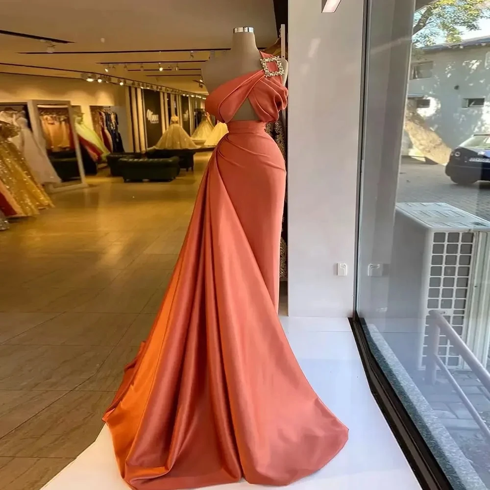 

Romantic Orange Satin Mermaid Evening Dresses One Shoulder Prom Gowns Pleats Floor Length with Side Train Party Dress For Women