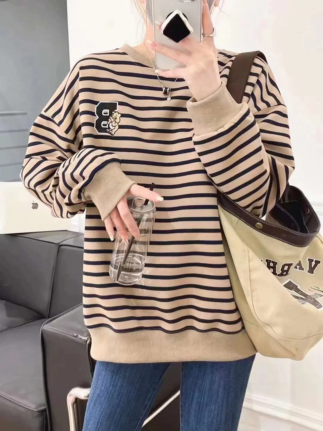 Casual round neck embroidered cartoon sweater women 2023 new Korean version loose long-sleeved spring top 
Casual round neck embroidered cartoon sweater women 2023 new Korean version loose long-sleeved spring top
