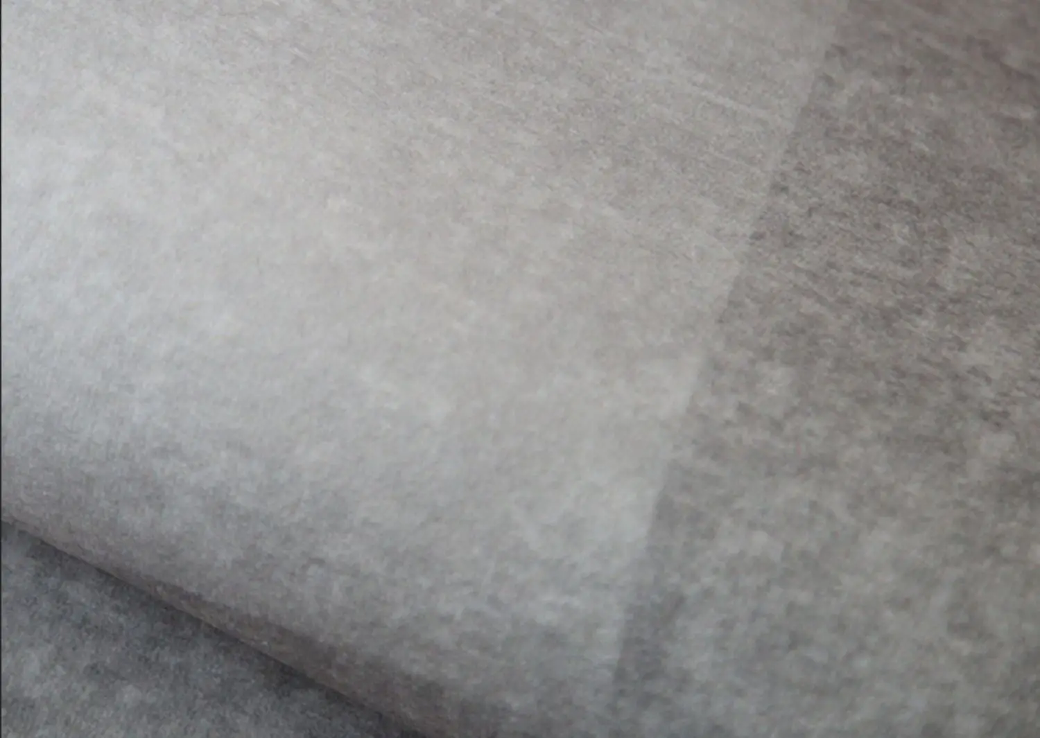 GBB5063 Simple living room carpet, bedroom room bedside carpet, European style sofa, coffee table, carpet mat, stain resistant
GBB5063 Simple living room carpet, bedroom room bedside carpet, European style sofa, coffee table, carpet mat, stain resistant