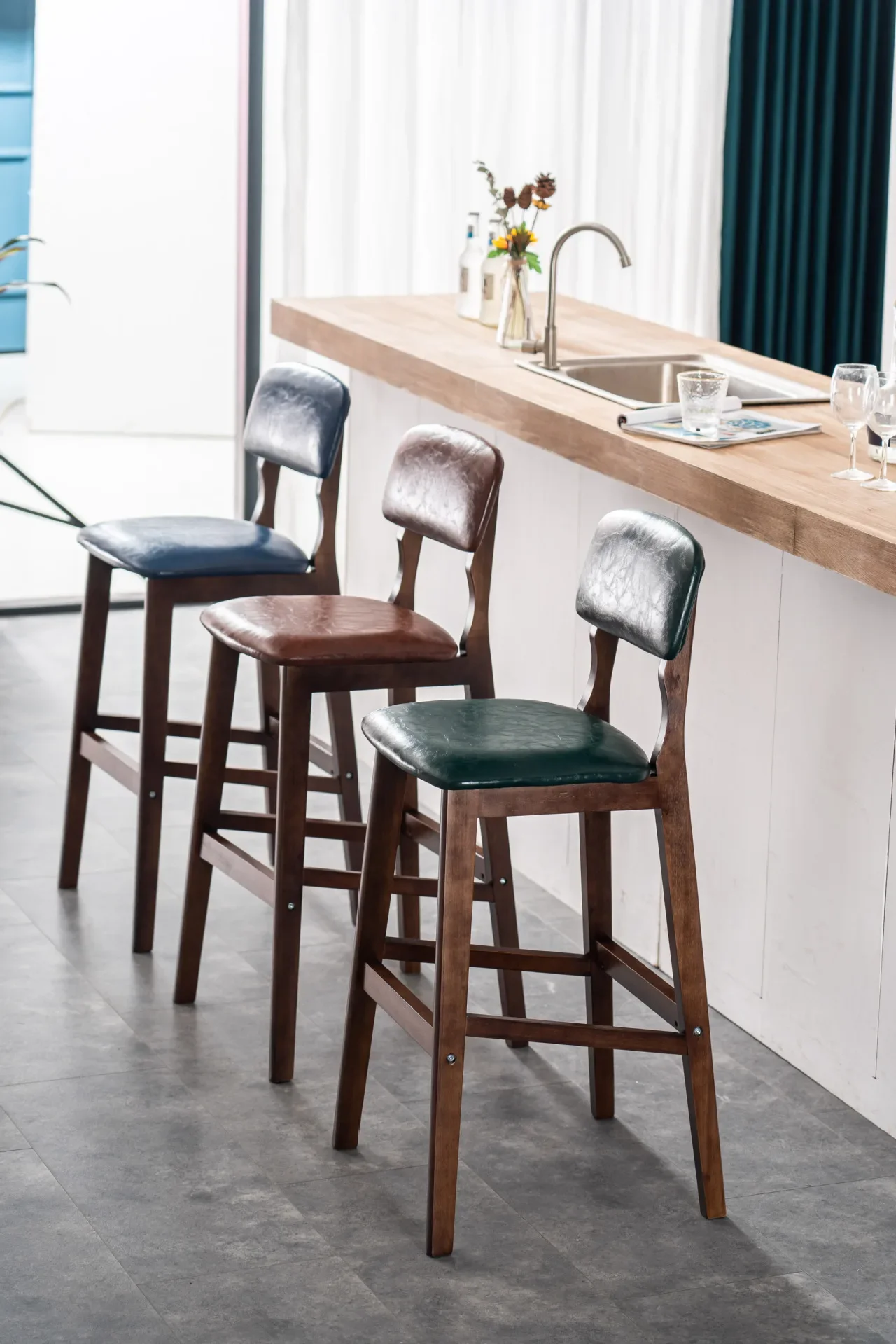 XX140Solid wood bar chair Nordic style vintage bar stool cafe casual creative bar stool American home stool
XX140Solid wood bar chair Nordic style vintage bar stool cafe casual creative bar stool American home stool
