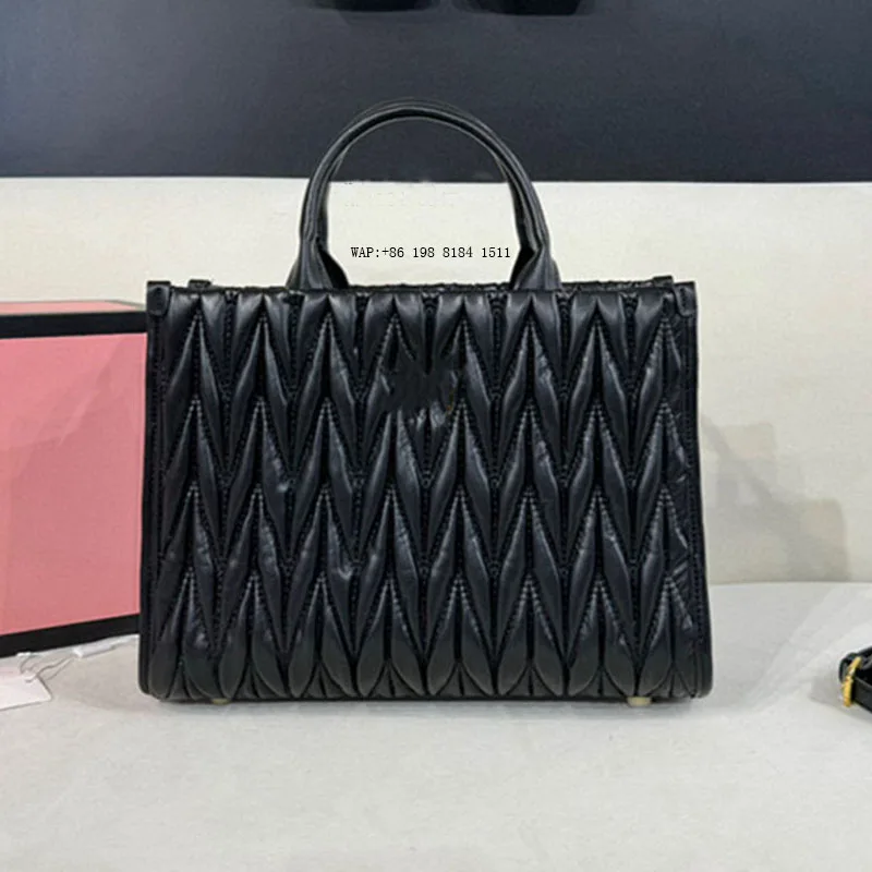 Новая плиссированная сумка, плиссированная маленькая сумка-тоут, сумка на одно плечо, сумка через плечо, универсальная Повседневная деловая сумка 
Новая плиссированная сумка, плиссированная маленькая сумка-тоут, сумка на одно плечо, сумка через плечо, универсальная Повседневная деловая сумка