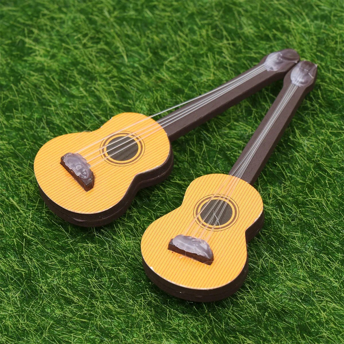2 Pcs Simulated Guitar Toys Artificial Micro Decors Layout Props Wooden Ornaments for House Supplies
2 Pcs Simulated Guitar Toys Artificial Micro Decors Layout Props Wooden Ornaments for House Supplies