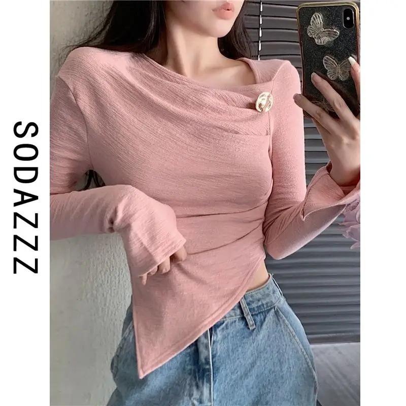 

2023 autumn fashion long sleeved top female irregular thin pure want to shirt based with T-shirt oblique design sense niche