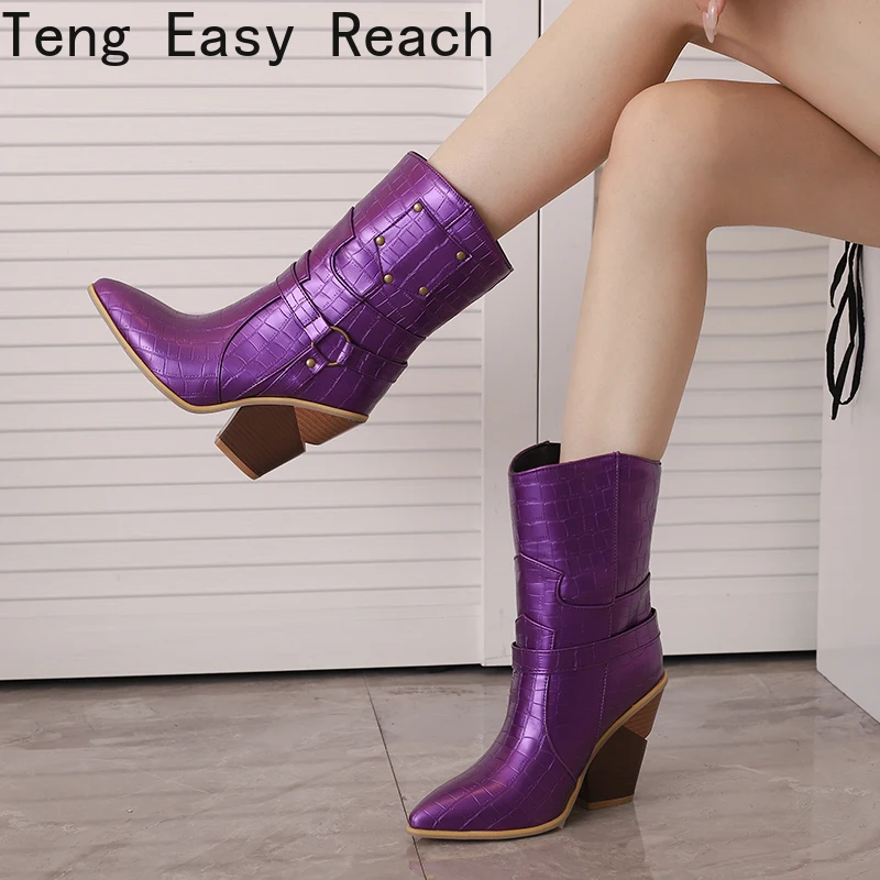 

Plus Size Wooden Tapered Slope Heel Pointed Rivet Snake Pattern Mid Tube Boots Stone Striped Women's Fashion Boots 2023