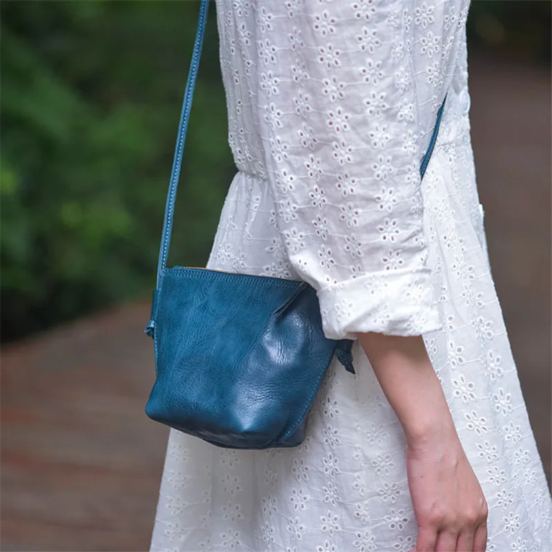 Luxury natural genuine leather women's cute small messenger bag weekend outdoor daily organizer real cowhide female shoulder bag
Luxury natural genuine leather women's cute small messenger bag weekend outdoor daily organizer real cowhide female shoulder bag