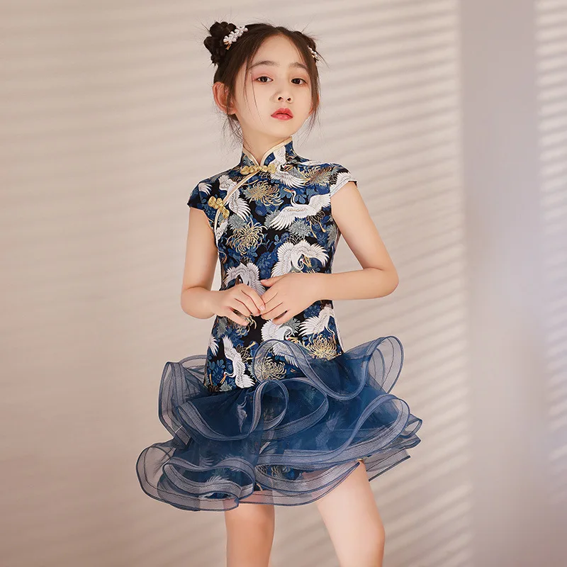 Girls Embroidery Cheongsam Gown Oriental Evening Long Dress Baby Chinese New Year Clothes Kids Qipao Dresses Guzheng Children
Girls Embroidery Cheongsam Gown Oriental Evening Long Dress Baby Chinese New Year Clothes Kids Qipao Dresses Guzheng Children