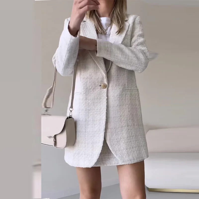 Solid color temperament, celebrity small fragrance, design sense fashion suit women
Solid color temperament, celebrity small fragrance, design sense fashion suit women