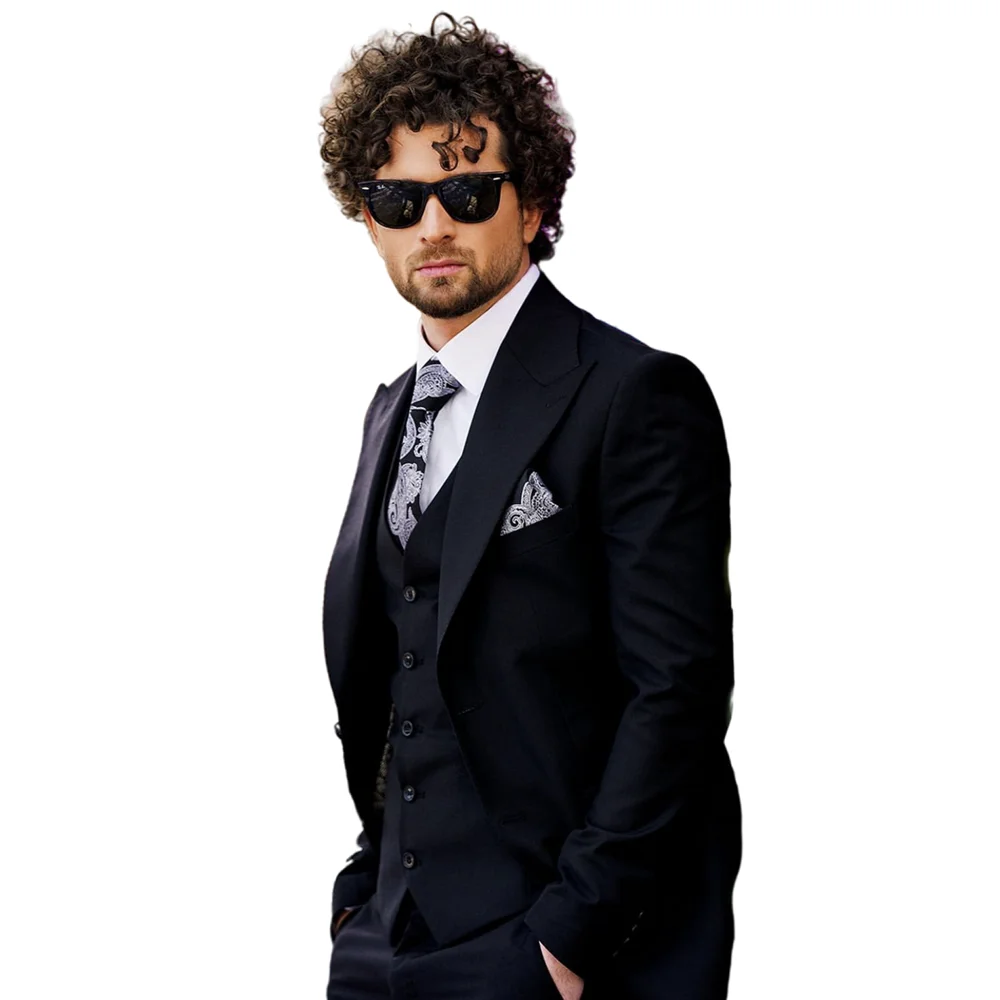 Classic Black Handsome Men Suits Slim Fit 3 Pieces Set/Formal Blazer Vest Pants Wedding Groom Male Wear Outfit/Business Clothes 
Classic Black Handsome Men Suits Slim Fit 3 Pieces Set/Formal Blazer Vest Pants Wedding Groom Male Wear Outfit/Business Clothes