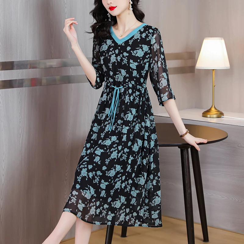 Elegant Floral Vintage Women Summer Party Dress 2023 New Korean Fashion V-Neck Mulberry Silk Tunics Midi Casual Long Vestidos
Elegant Floral Vintage Women Summer Party Dress 2023 New Korean Fashion V-Neck Mulberry Silk Tunics Midi Casual Long Vestidos