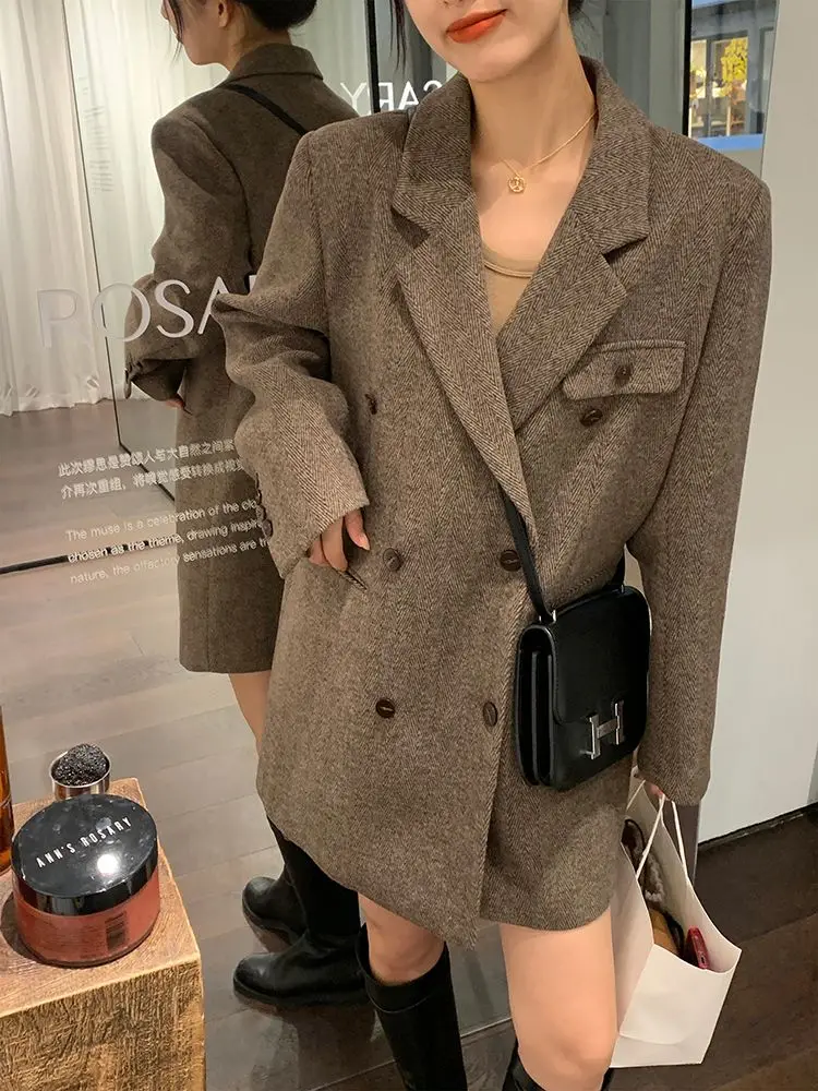 French Temperament High-End Silhouette Herringbone Pattern Suit Style Coat Women Thickened High-End Mid-Length Suit Jacket New
French Temperament High-End Silhouette Herringbone Pattern Suit Style Coat Women Thickened High-End Mid-Length Suit Jacket New