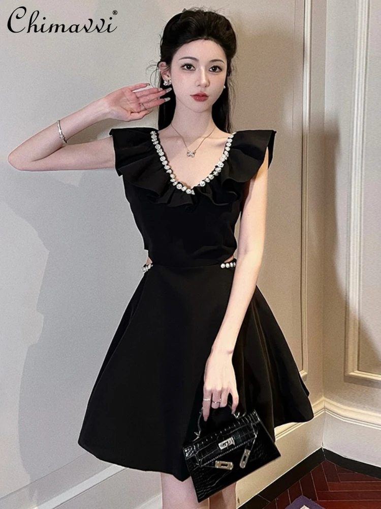 

Hepburn French Style High-Grade Diamond Ruffled Sleeveless V-neck Hollow Out High Waist A- line Party Black Mini Dress for Women