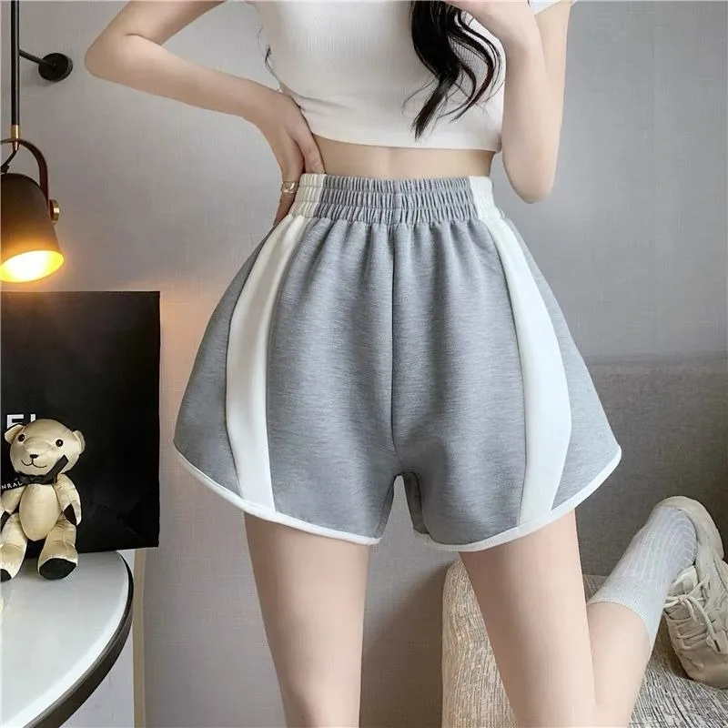 2024 New Colored Casual Sports Shorts Women's Summer High Waist Straight Leg Slimming A-line Wide Leg Hot Pants
2024 New Colored Casual Sports Shorts Women's Summer High Waist Straight Leg Slimming A-line Wide Leg Hot Pants