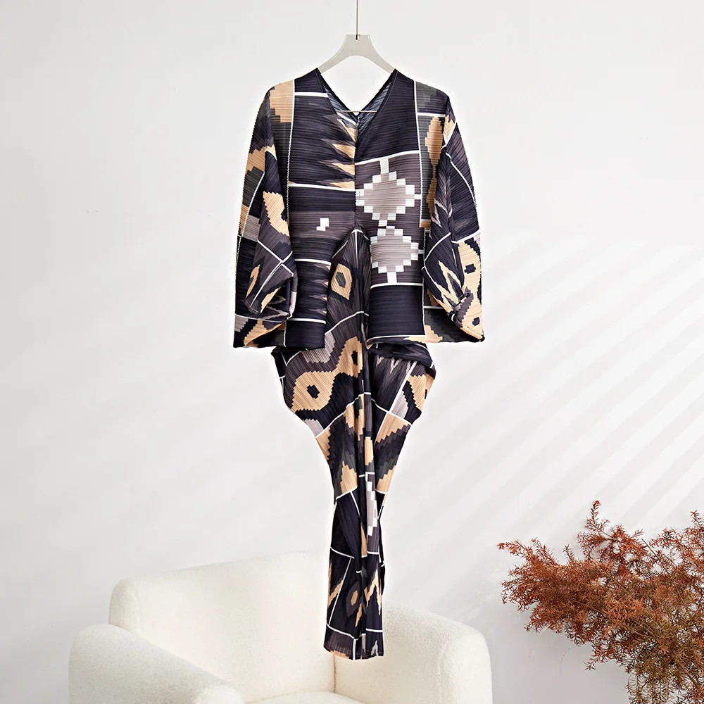 Miyake Pleated Women's Dresses 2023 Korean Style Bat Sleeve Dress High Quality Color Block Mid-Calf Loose Elegant Clothing
Miyake Pleated Women's Dresses 2023 Korean Style Bat Sleeve Dress High Quality Color Block Mid-Calf Loose Elegant Clothing
