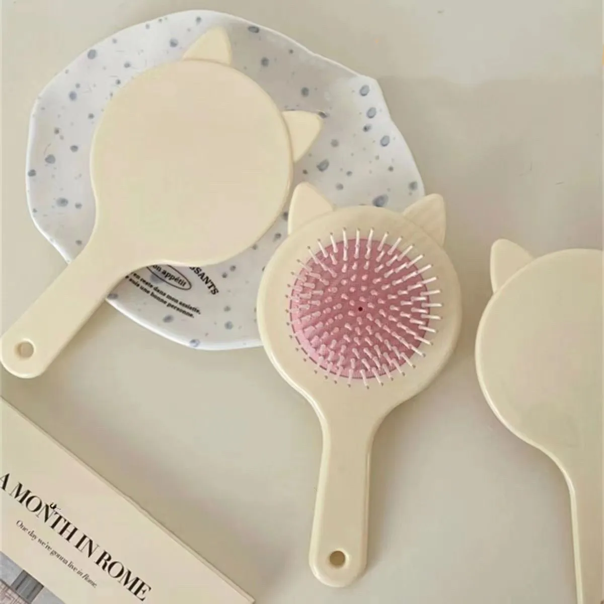 Baby Untangling Air Cushion Massage Makeup Comb Health Care Tools Women Cute Candy Cat Ear Anti-screw Styling Hair Brush Things
Baby Untangling Air Cushion Massage Makeup Comb Health Care Tools Women Cute Candy Cat Ear Anti-screw Styling Hair Brush Things