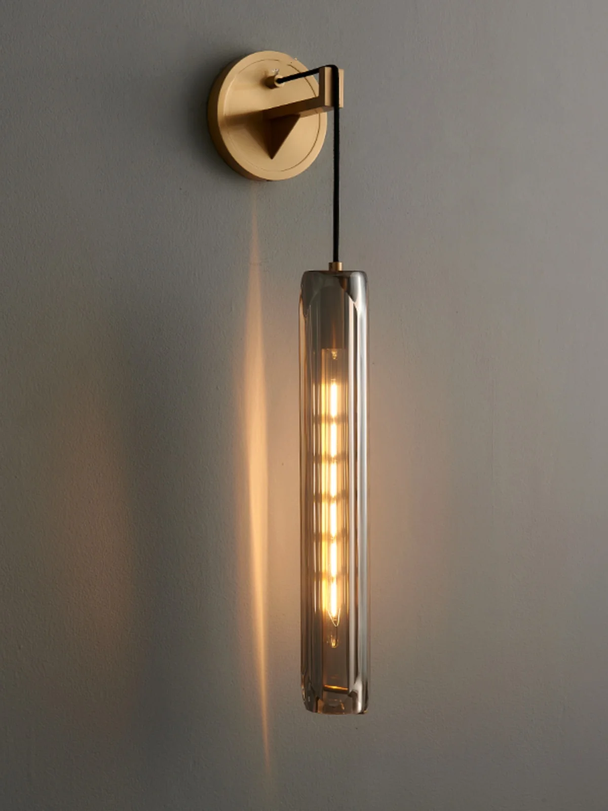 Copper Wall Lamp Light Luxury Bedroom Bedside Lamp Simple Staircase Room Creative Zhongshan Living Room Television Background
Copper Wall Lamp Light Luxury Bedroom Bedside Lamp Simple Staircase Room Creative Zhongshan Living Room Television Background
