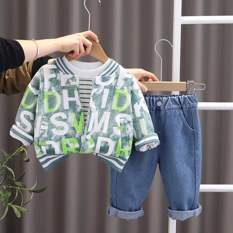 

Детская эксклюзивная одежда для маленьких мальчиков 2024, весенний кардиган с буквенным принтом, пальто + футболка + брюки, детские комплекты