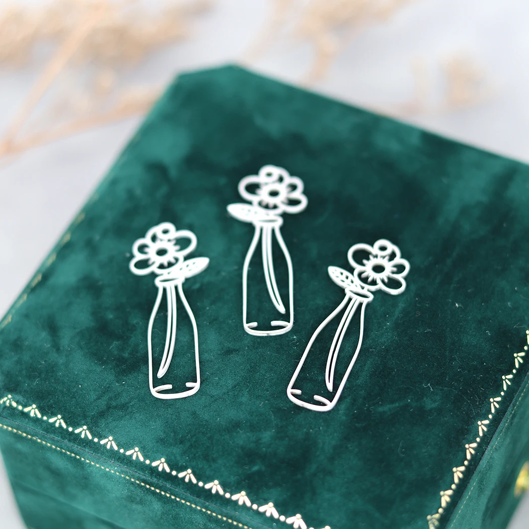 3PCS DIY Stainless Steel Hollow vase flowers Charm Pendant For Women Female Hollow Simple Sweet Party Jewelry
3PCS DIY Stainless Steel Hollow vase flowers Charm Pendant For Women Female Hollow Simple Sweet Party Jewelry