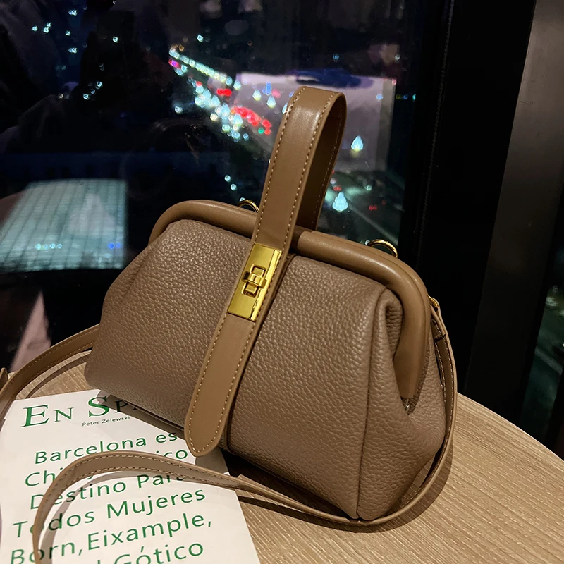 2022 High Quality Pattern Handbag for Women Fashion Hobos Winter Newest Messenger Shoulder Bags Female Mommy Bag
2022 High Quality Pattern Handbag for Women Fashion Hobos Winter Newest Messenger Shoulder Bags Female Mommy Bag
