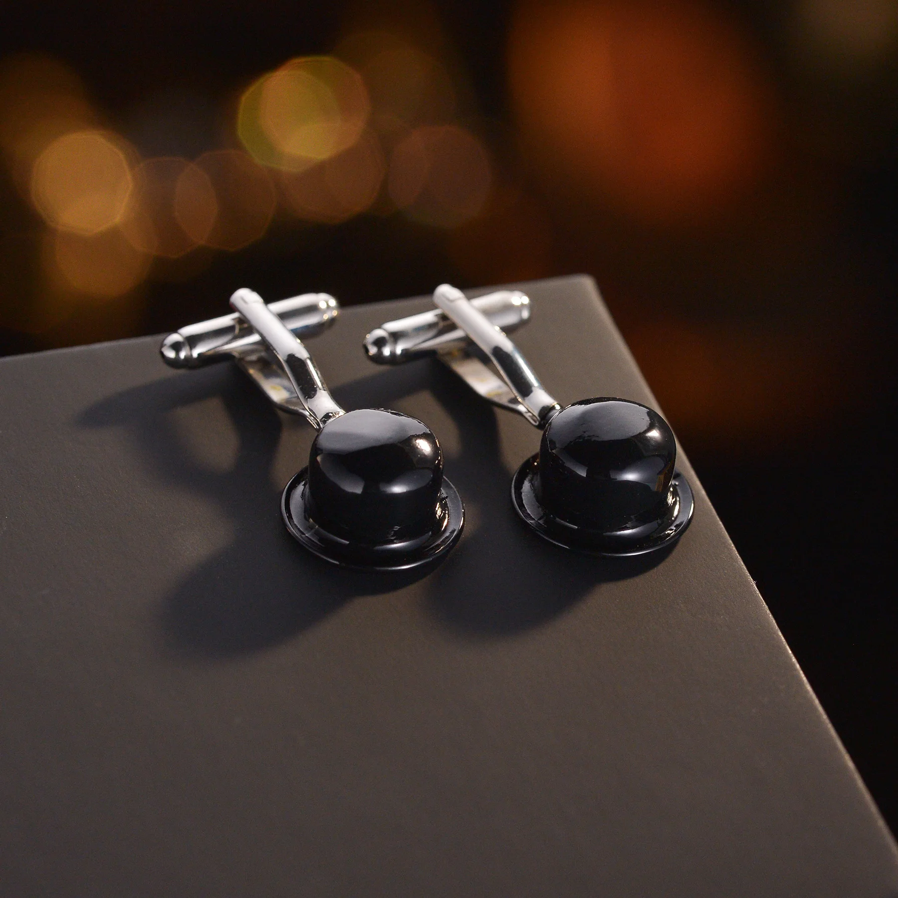 Novelties Gentleman Cufflinks Hat Cufflinks French Shirt Cufflinks Mens Wedding Business Banquet Presents
Novelties Gentleman Cufflinks Hat Cufflinks French Shirt Cufflinks Mens Wedding Business Banquet Presents