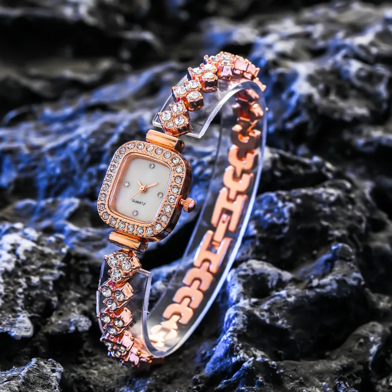 New Women Bracelet Watch Fashion Luxury Stainless Steel Wrist Watch Rhinestone Ellipse Creative Ladies Dress Quartz Watch Gifts
New Women Bracelet Watch Fashion Luxury Stainless Steel Wrist Watch Rhinestone Ellipse Creative Ladies Dress Quartz Watch Gifts