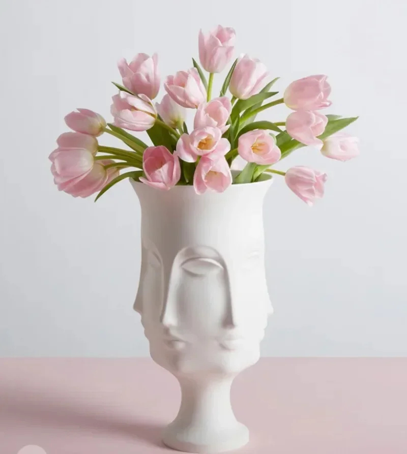 American light luxury, personality, creativity, human face, white ceramic vase, artwork, light decoration
American light luxury, personality, creativity, human face, white ceramic vase, artwork, light decoration