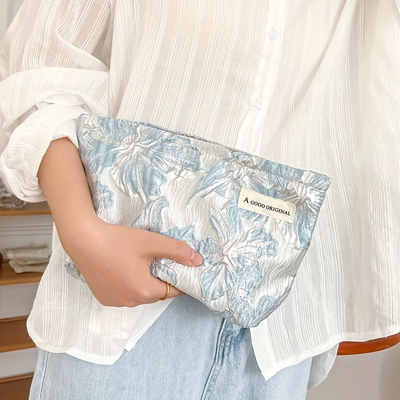 YANZAI Jacquard Floral Cosmetic Bag Makeup Bag Portable Wash Bag Large Capacity Canvas Pencil Bag Pencil Case Clutch
YANZAI Jacquard Floral Cosmetic Bag Makeup Bag Portable Wash Bag Large Capacity Canvas Pencil Bag Pencil Case Clutch
